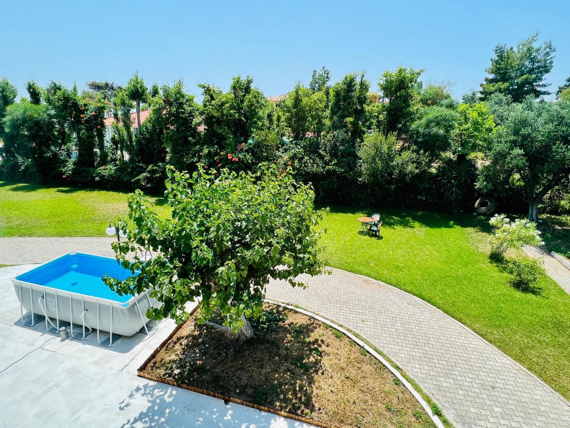 Hotel Gazonia Family Estate à Skala  Extérieur photo