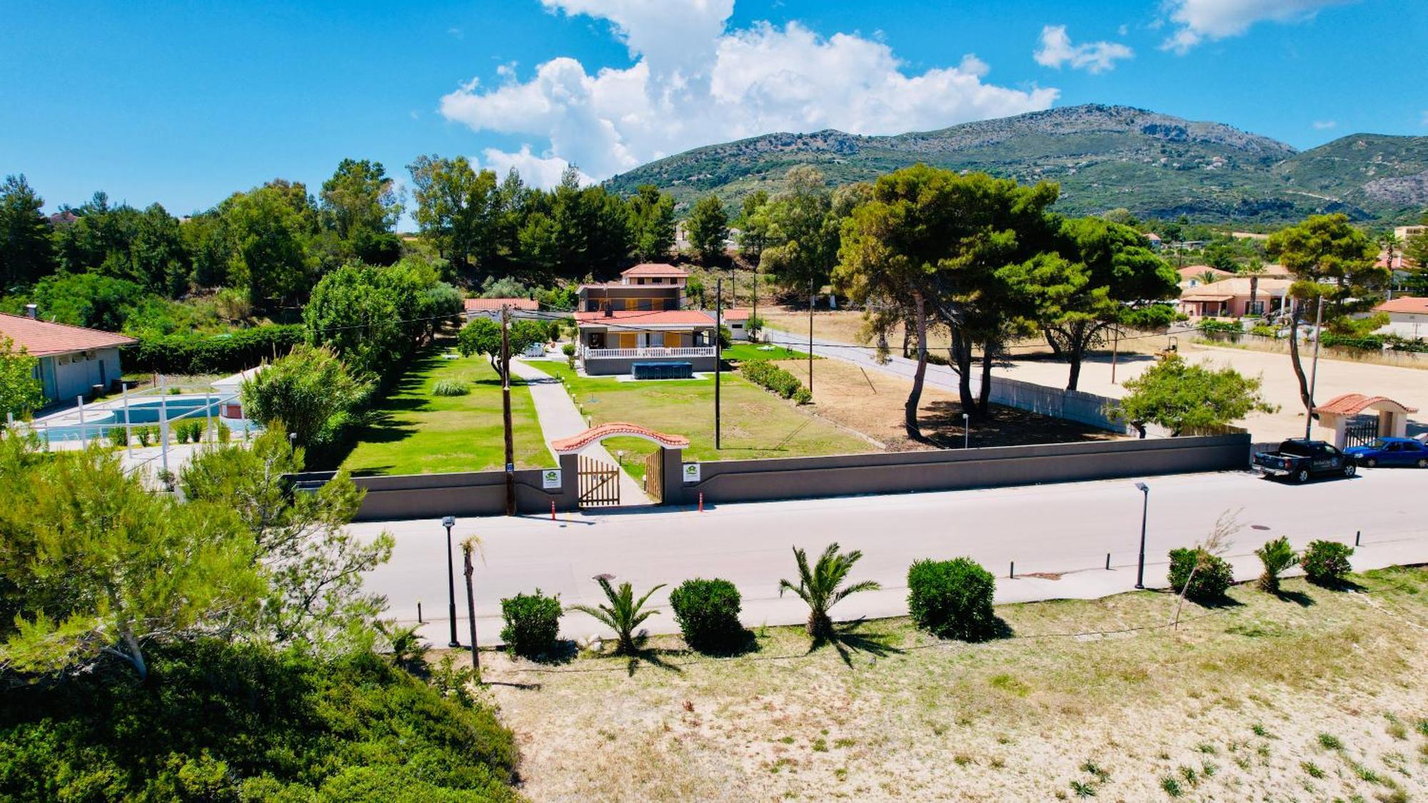 Hotel Gazonia Family Estate à Skala  Extérieur photo